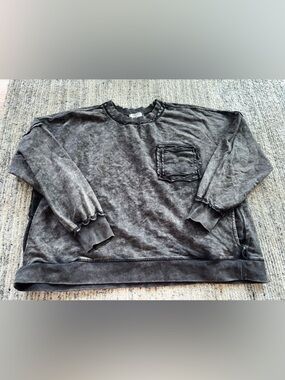 Zenana Outfitters Black Washed Distressed Crewneck Sweatshirt
